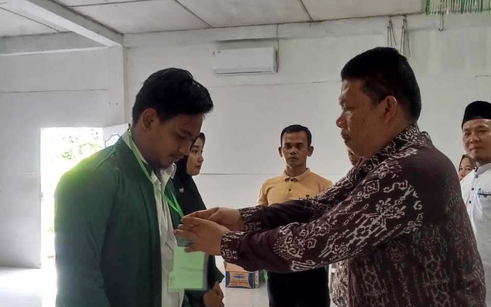 Ketua STIT PL Gunung Tua dan Mahasiswa PPL di Aula Kampus